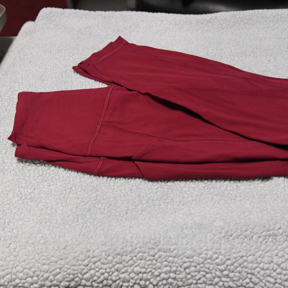 Lululemon Align 25" with pockets size 6